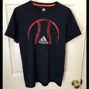 Boys Adidas shirt in size XL. In great condition